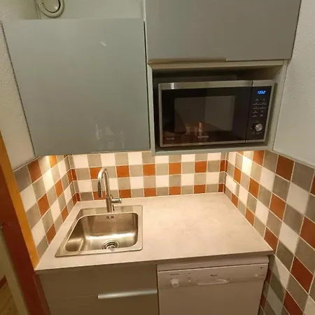 Appartamento Fonctionnel Avec Terrasse, Accès Direct Piste, Plein Sud - Fr-1-181-2542 *